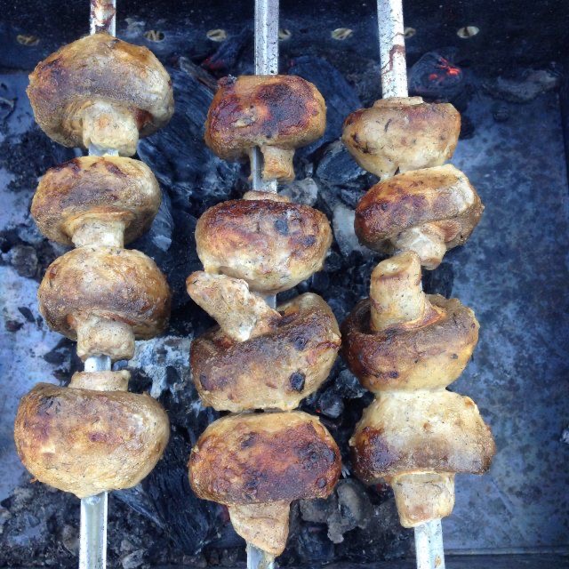 Шампиньоны на мангале