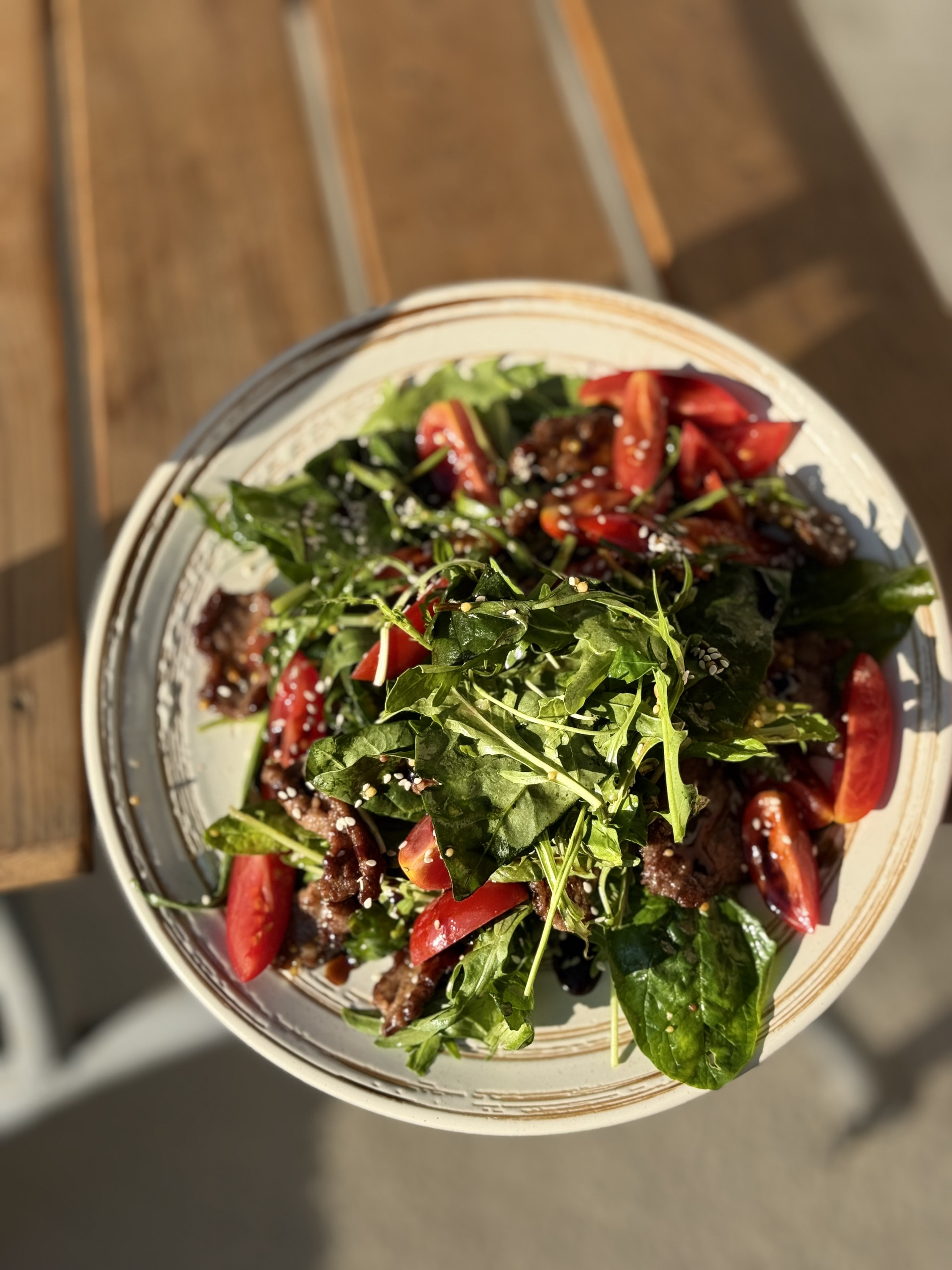 Теплый салат с говядиной